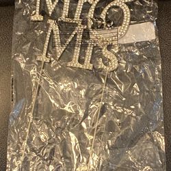 NEW - Mr & Mrs Gold-plated Monogram Silhouette Rhinestone Wedding Cake Topper Decoration with Crystals