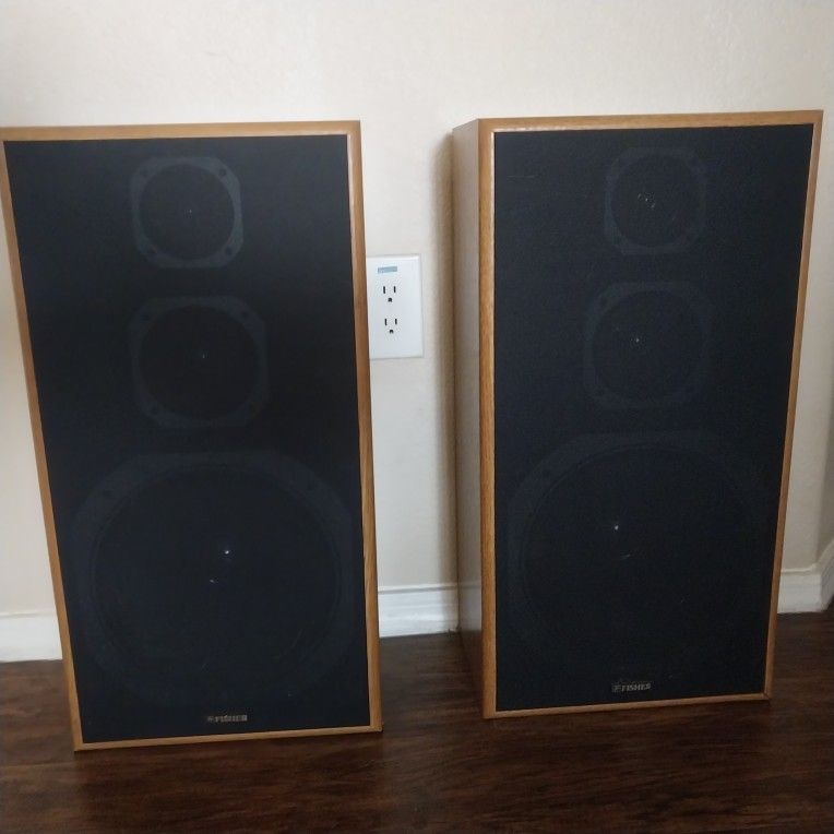 FISHER SPEAKERS, LIKE NEW
