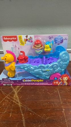 Disney princess little people Ariel’s light up sea carriage