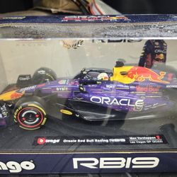 2 Diecast SCALE 1;18 Recing Cars 