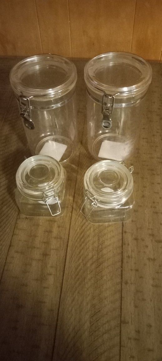 2 Sets of Storage Containers