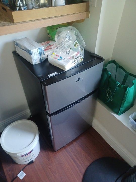 Mini Fridge