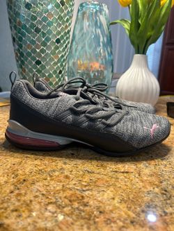 Puma shoes brand new original shoes grey/pink no box size 9 lady