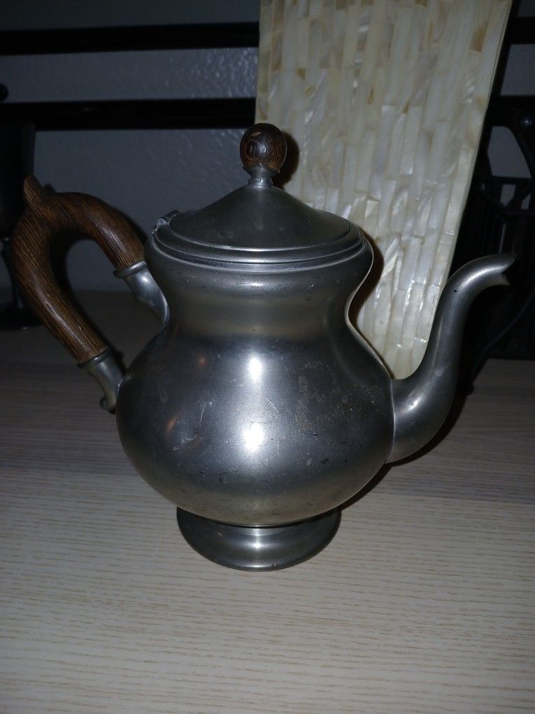 Royal Holland Daalderop Pewter Tea Pot Wood Handle
