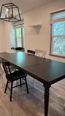 Must Go - Black Extendable Dining Table + 4 Chairs