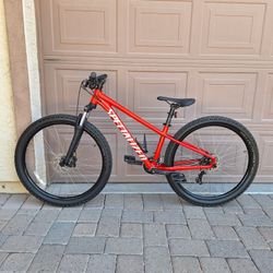 SPECIALIZED ROCKHOPPER 27.5 INCH MOUNTAIN BIKE LIKE NEW ( CHECK MY OTHER BIKES)