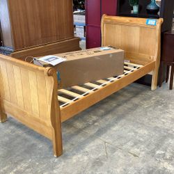 Twin Sleigh Bed