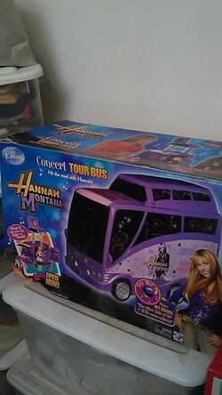 Hannah Montana Concert Tour Bus