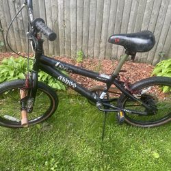 Child’s 28”KENT Freestyle Bike