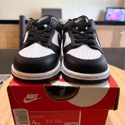 Toddler Nike dunks size 4C