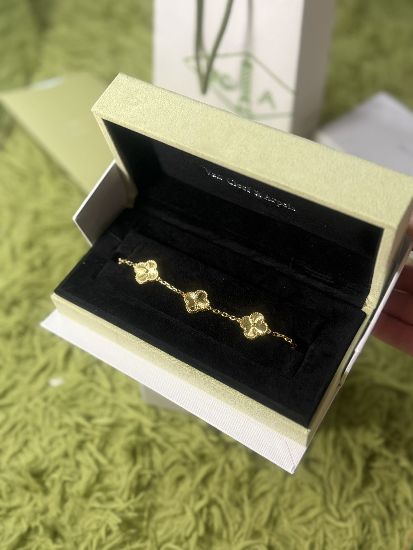Van Cleef & Arpels Limited Edition