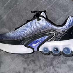 NIKE AIR-MAX DN