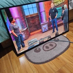 40 Inch Samsung Tv( Not A Smart Tv)