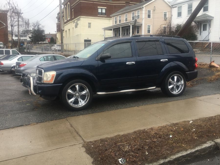 2005 Dodge Durango with 22” rims