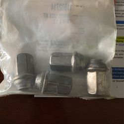 GM Wheel Lug Nuts