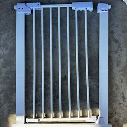 NEW NEVER USED !!! Excellent quality baby safety gate