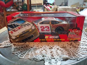 NASCAR DIE CAST COLLECTIBLE CAR