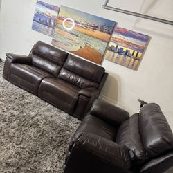 * Like New * RC Willy 2pc Modular Electric Reclining Sofa & Lounge Chair ( Free Delivery ) 