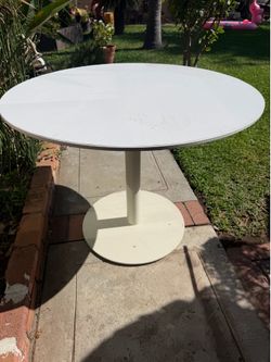 Round table