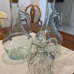 Glass cruet set