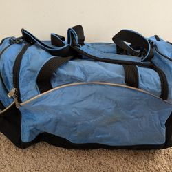 Carry on Nike Duffle Weekend Bag Gym Bag Blue Nice on the Inside No Tears