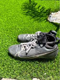 Nike Alpha menace pro football cleat. open for offers