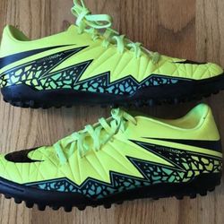 NIKE INDOOR ⚽️FUTBOL BOOTS ⚽️ Size 7.5 & 8