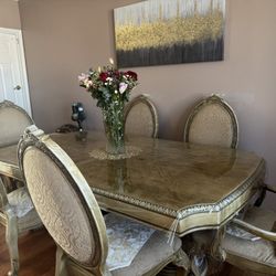Dinning Table 