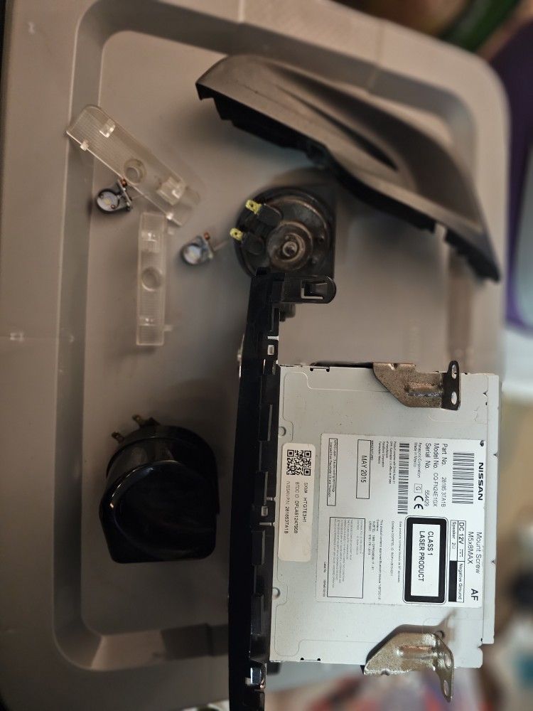 Nissan Car Stereo and Parts