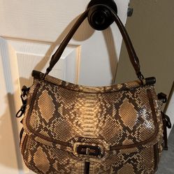 Vintage Coach In Excellent Condition $400