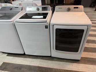 Samsung High Efficie Washer And Dryer $699