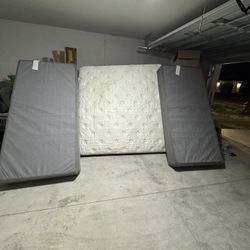 $250 King 18inch Mattress And Box Spring  With Head And Foot Board