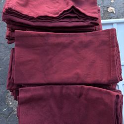 Burgundy Cloth Napkins (79 Pieces) 18x18in
