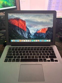 Apple MacBook Air Laptop