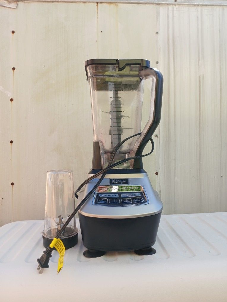 NINJA 1500 WATT BLENDER- $65 FIRM ‼️