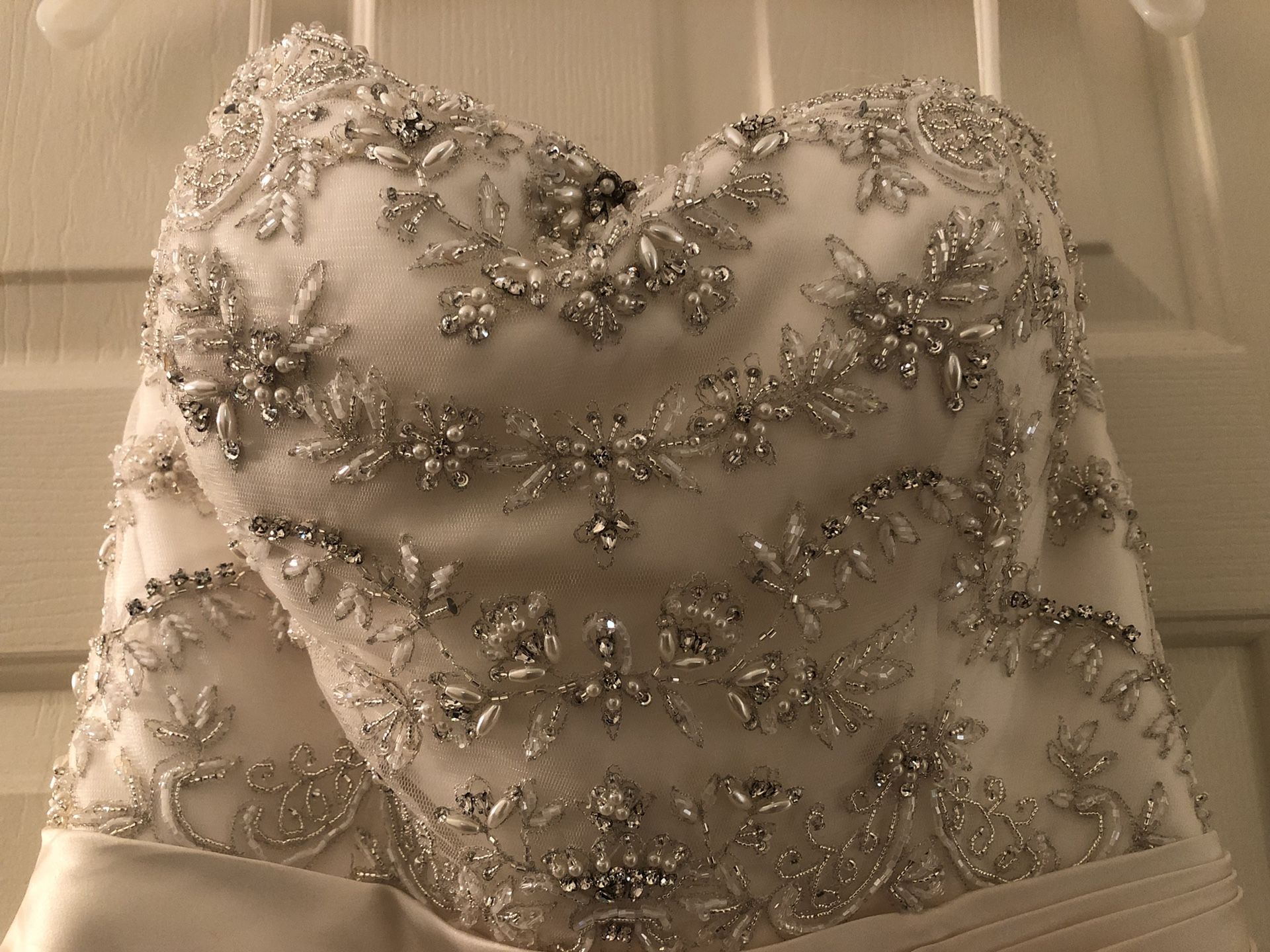 Casablanca wedding gown plus matching veil & trumpet slip