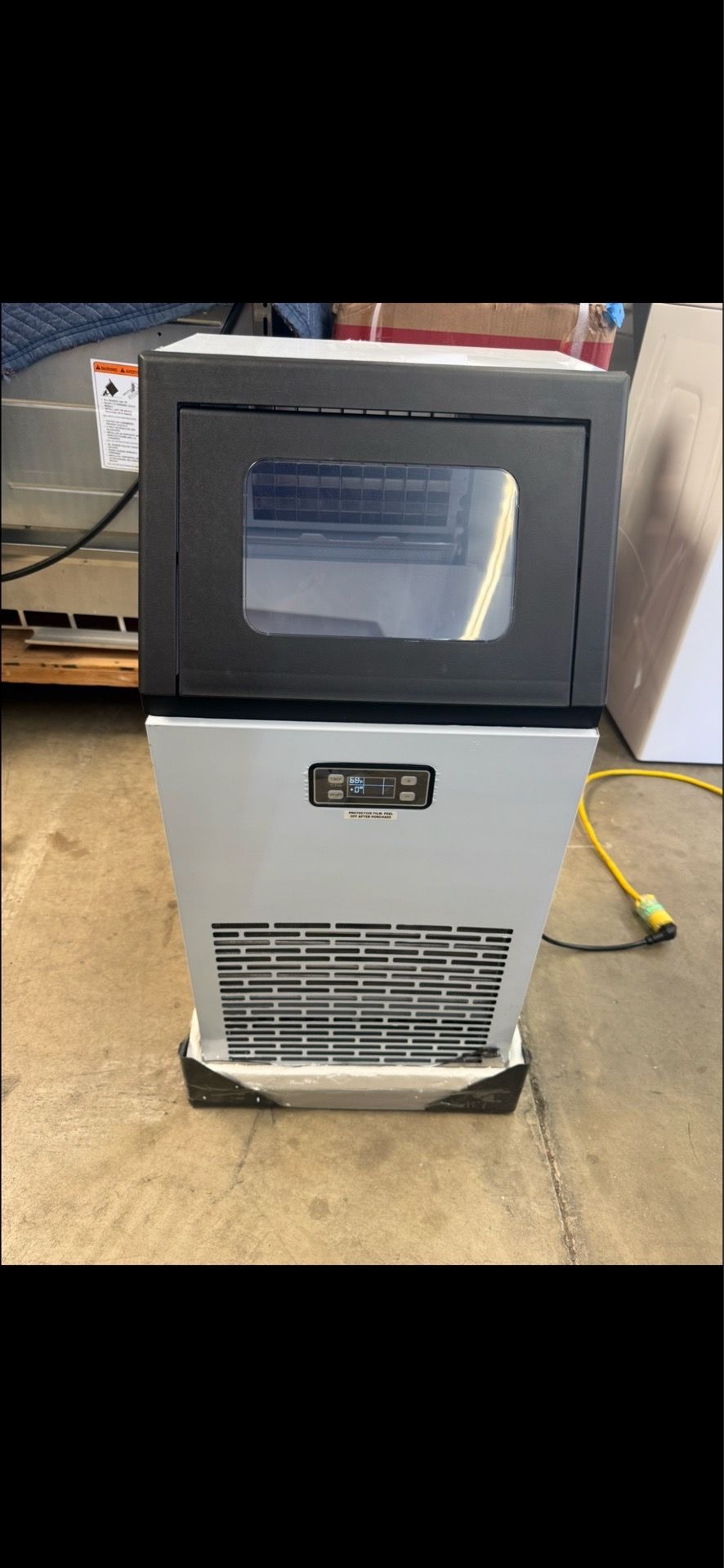 Box ice maker stainless steel