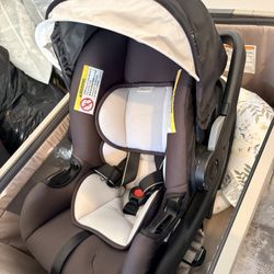 Bassinet And Car Seat!! 