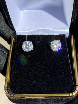 14K White Gold VVS1 2.00 Carat Lab Diamond Stud Earrings