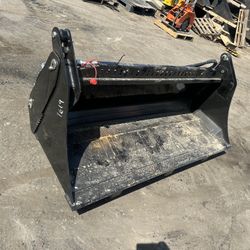  4-in-1 Bucket Attachment / Caterpillar/ Bobcat/ 
