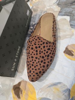 Womens cheeta slip ons