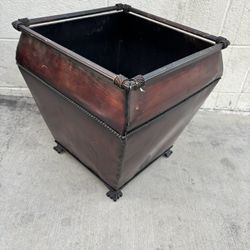 Metal Pot $10