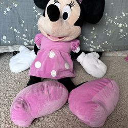 Large Minnie Mouse Plushie