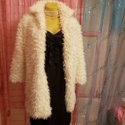 Furry Coat Size 5-6 Perfect For Keeping Warm On The Strip