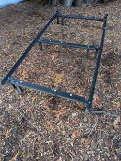 Ajustable bed frame