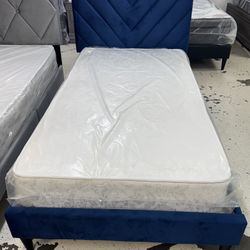 Twin Bed W Twin Mattress 