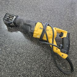DeWalt V.S. 1 1/8" Stroke Reciprocating Saw (DWE305)