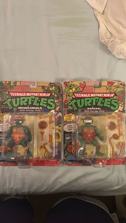 TMNT Michelangelo & Raphael Action Figures with Storage Shell
