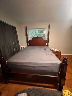 Vintage solid wood Lexington 4 post bed frame Queen sized