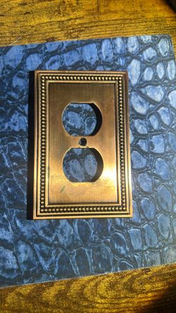 Brainerd 64244 Beaded Single Duplex Outlet Wall Plate / Switch Plate / Cover, Aged Brushed Copper